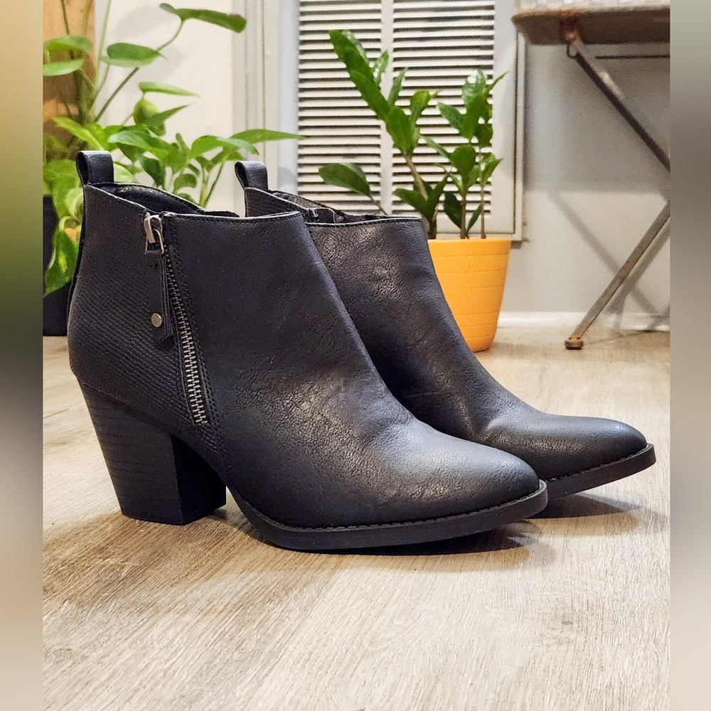 Universal Thread Black Ankle Booties High Heel Boot w/ Silver Zip Shoe Size 8